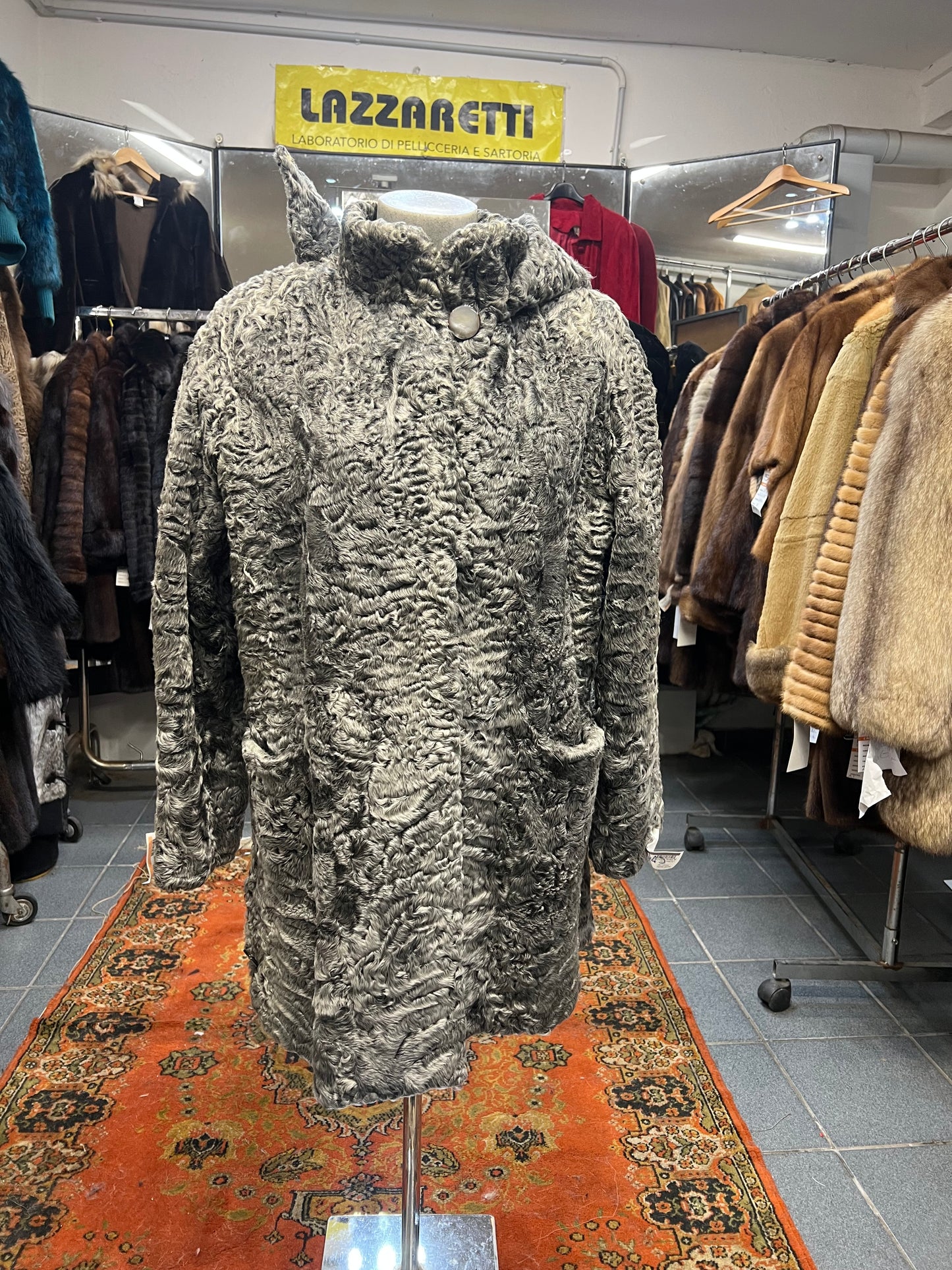 Manteau astrakan avec capuche