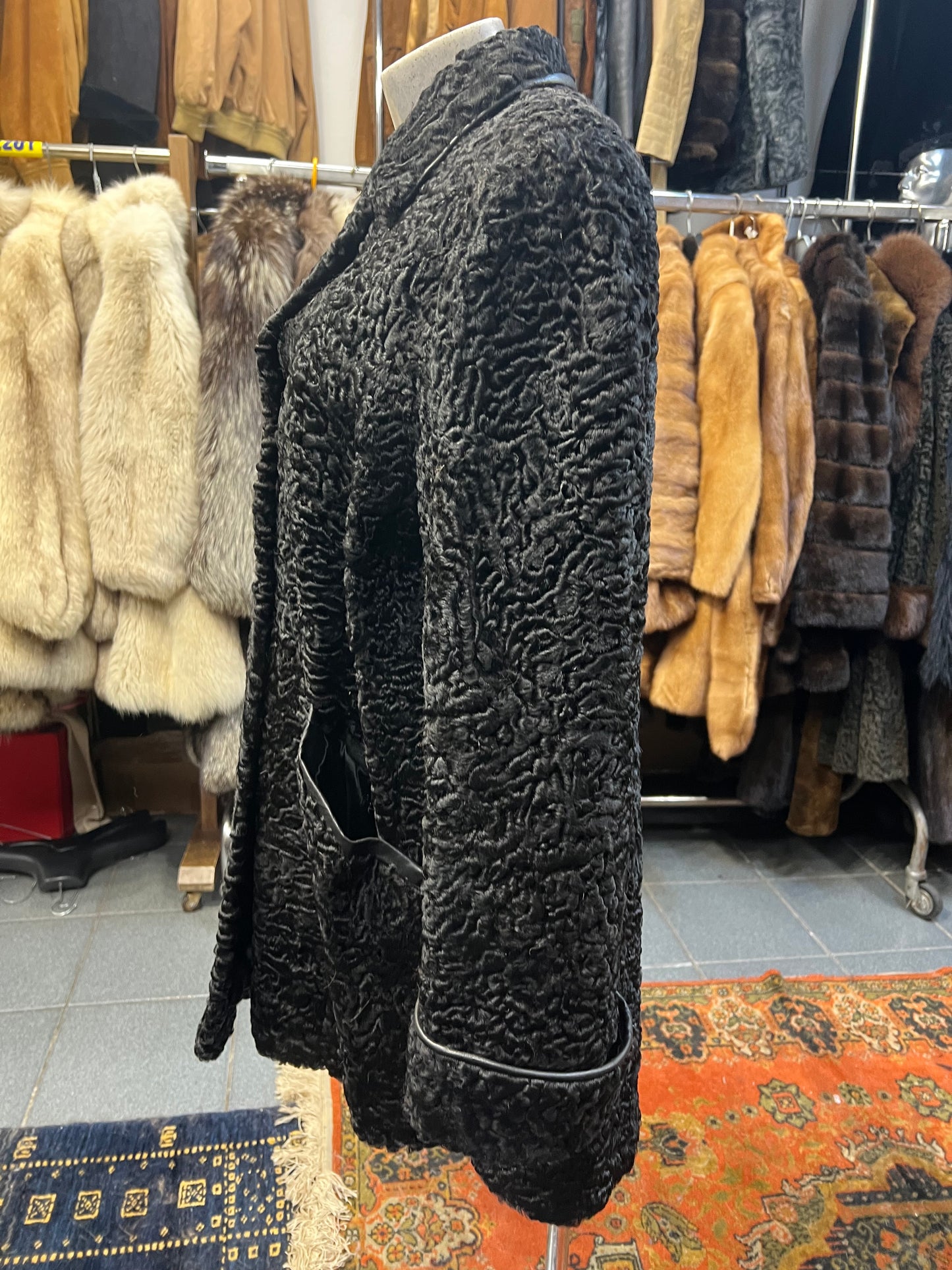 Manteau astrakan ( Persan)