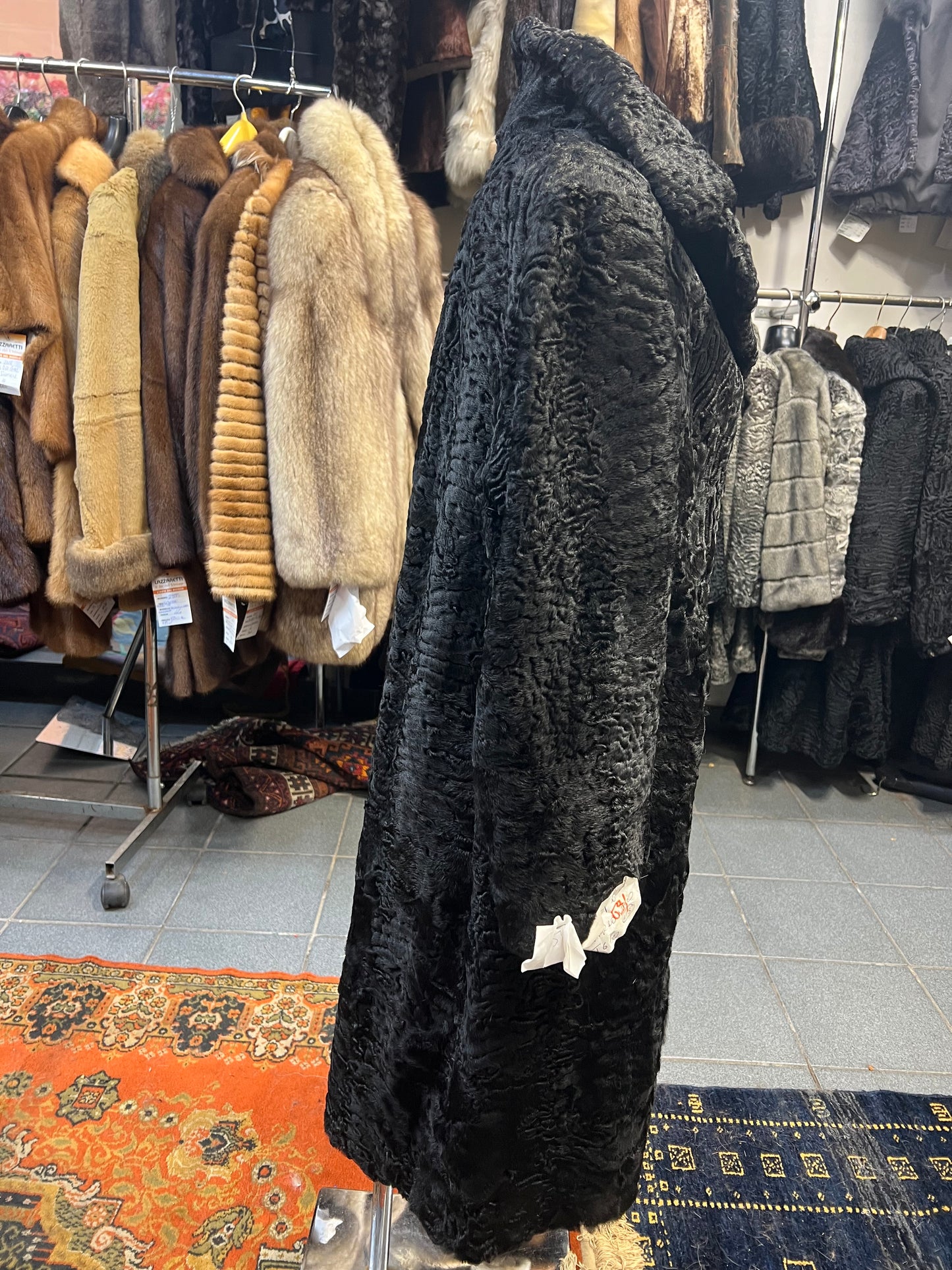 Manteau en fourrure Persan ( astrakan, persiano)