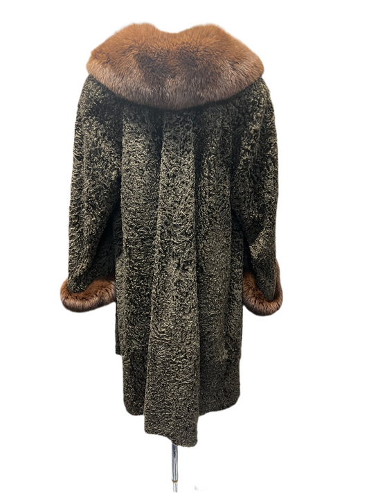 Manteau astrakan col et poignée en fourrure zibeline