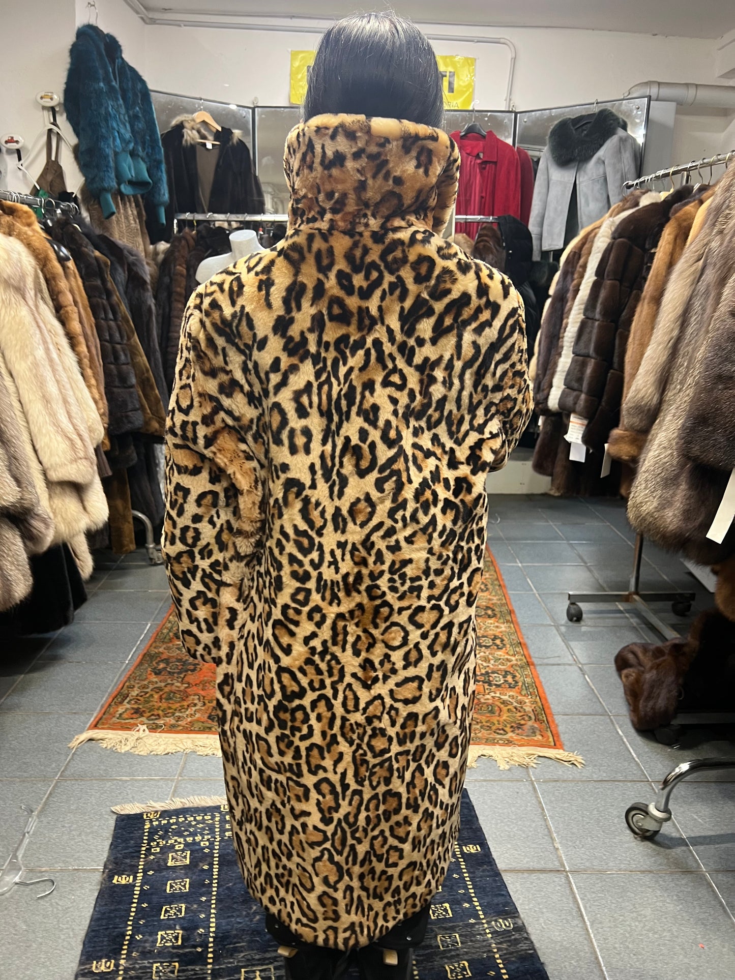 Léopard en fourrure écologique