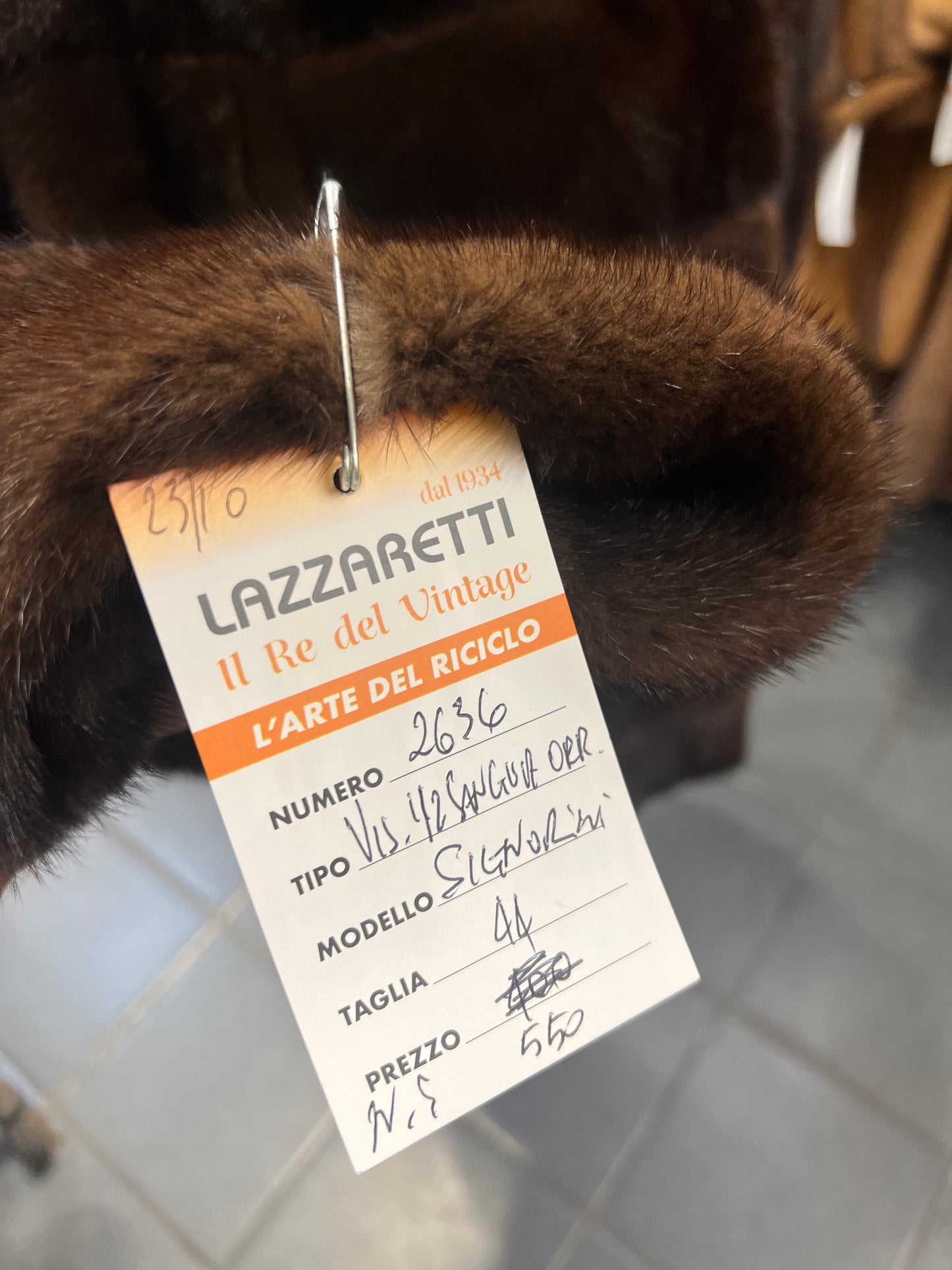 Cape en fourrure vison foncé