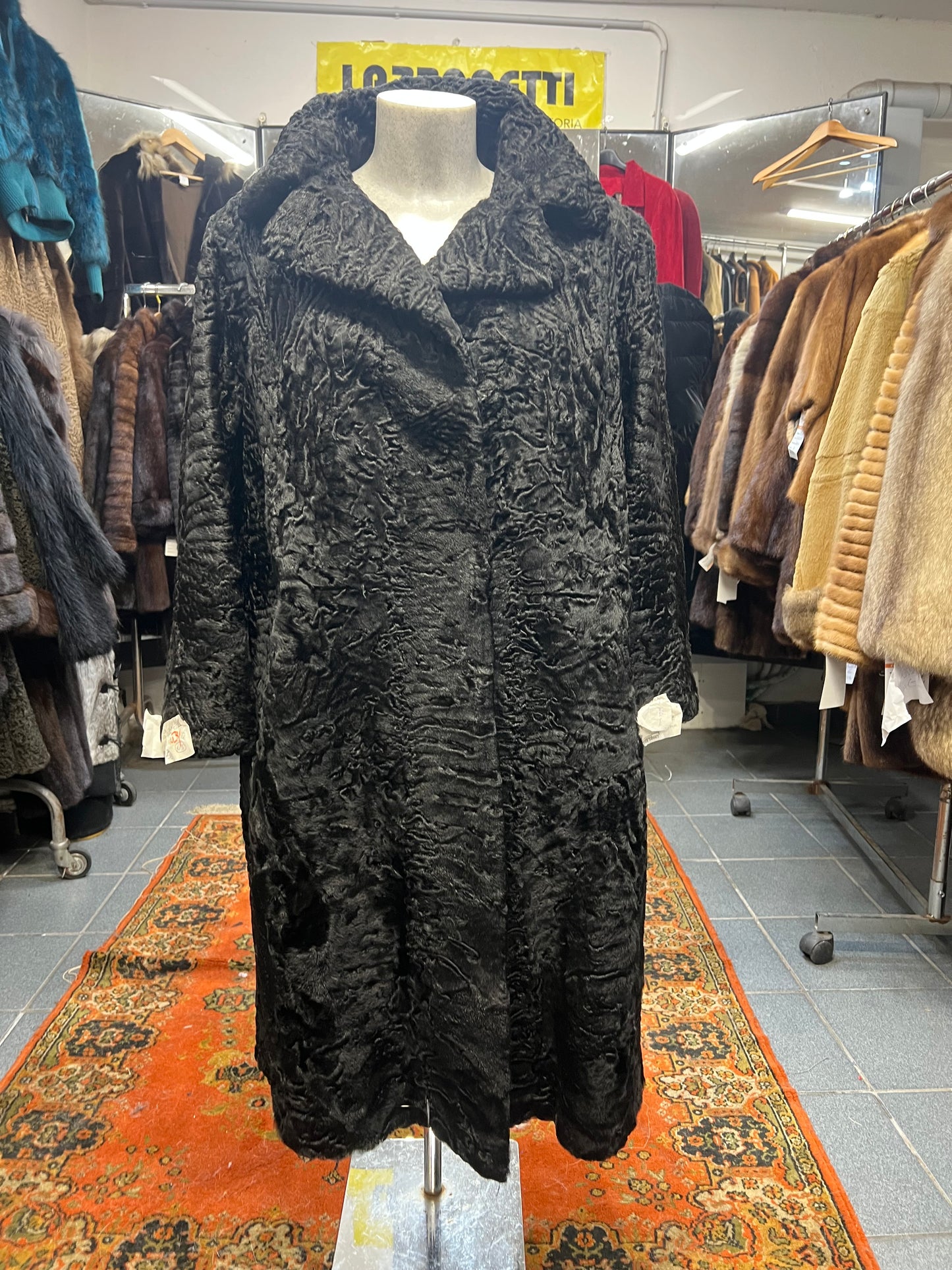 Manteau en fourrure Persan ( astrakan, persiano)