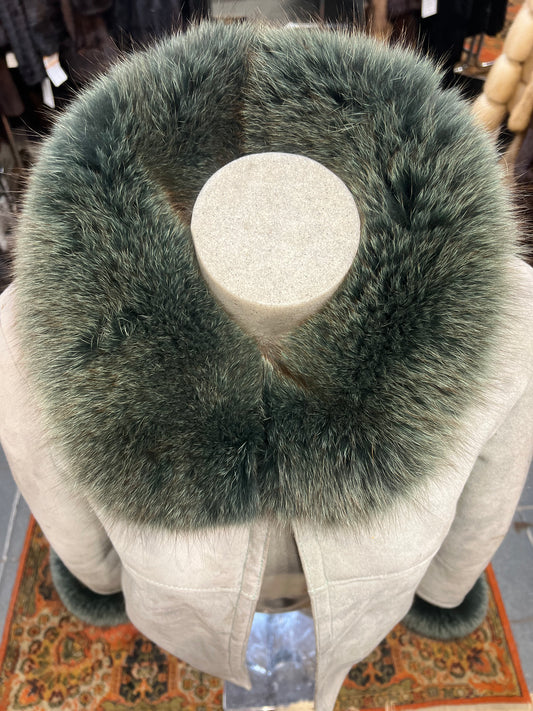 Cape du col et poignée en fourrure