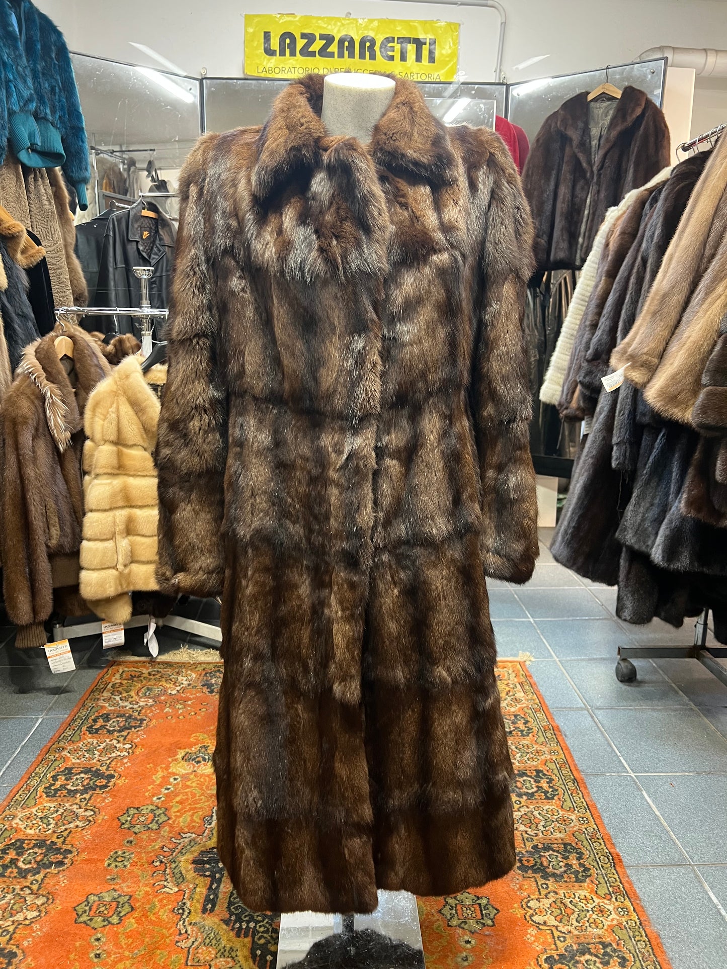 Manteau en fourrure petit-gris 2713