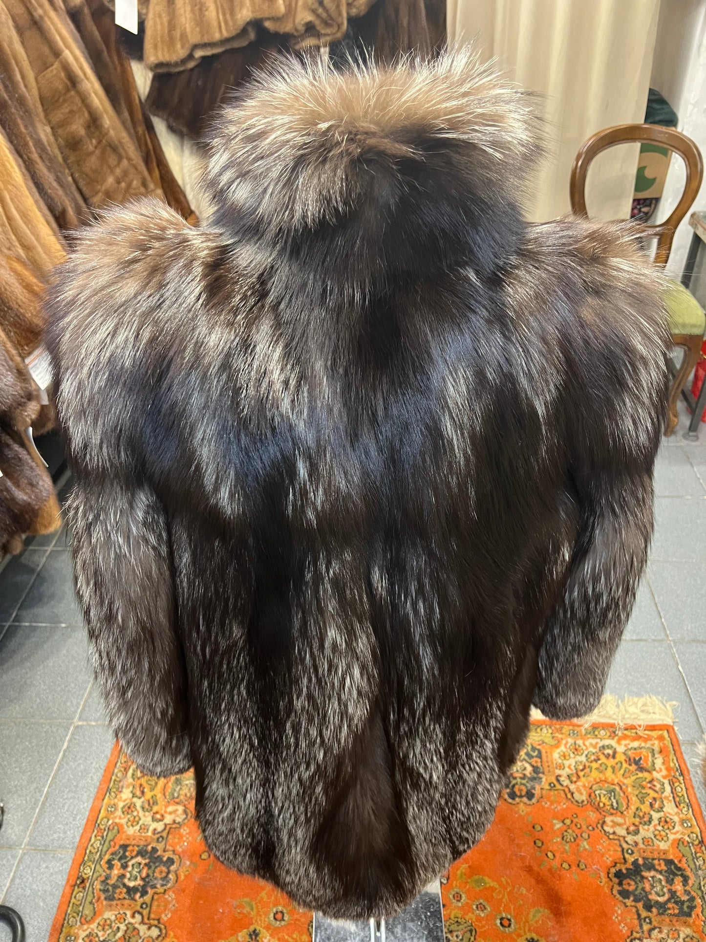 Manteau en fourrure de renard argenté 2745