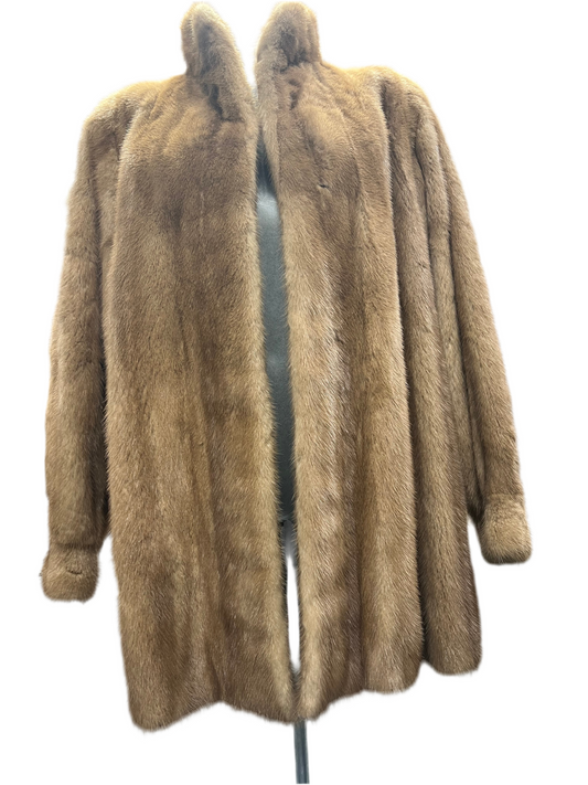 Manteau en fourrure de vison. Cod:2672