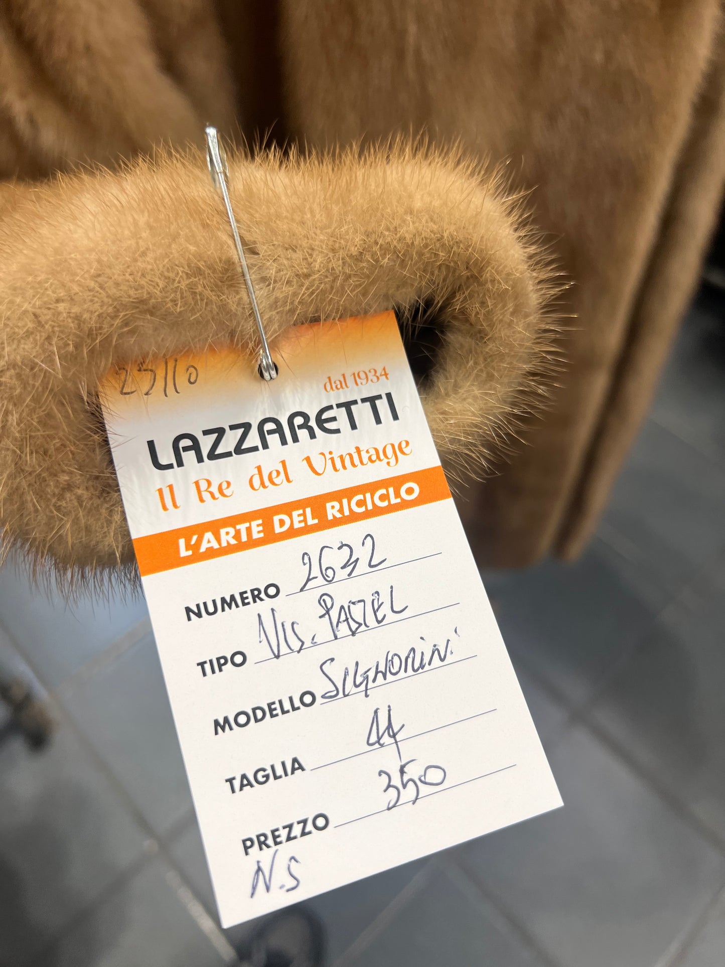 Manteau en fourrure de vison. Cod:2672