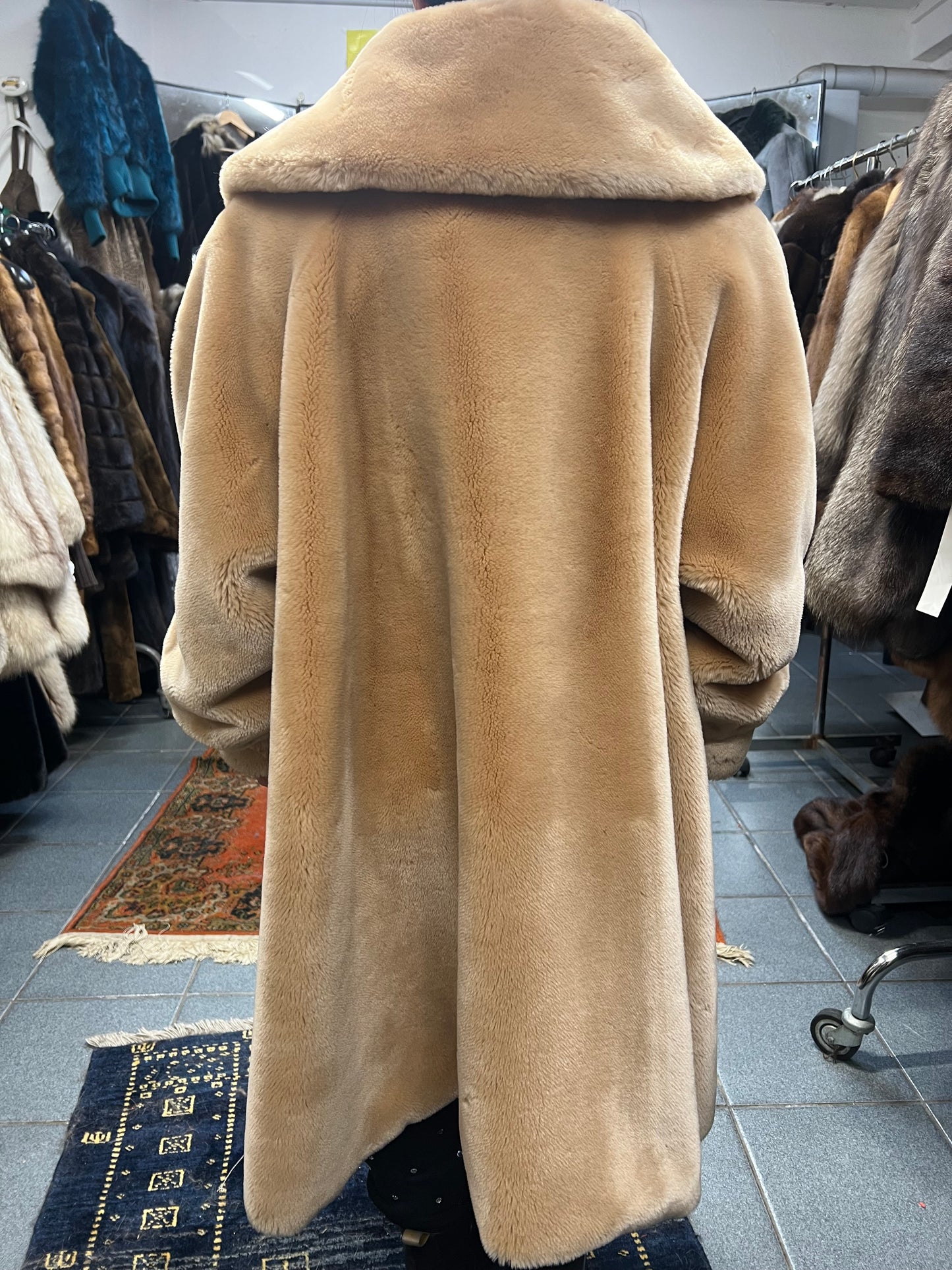 Manteau en fourrure écologique