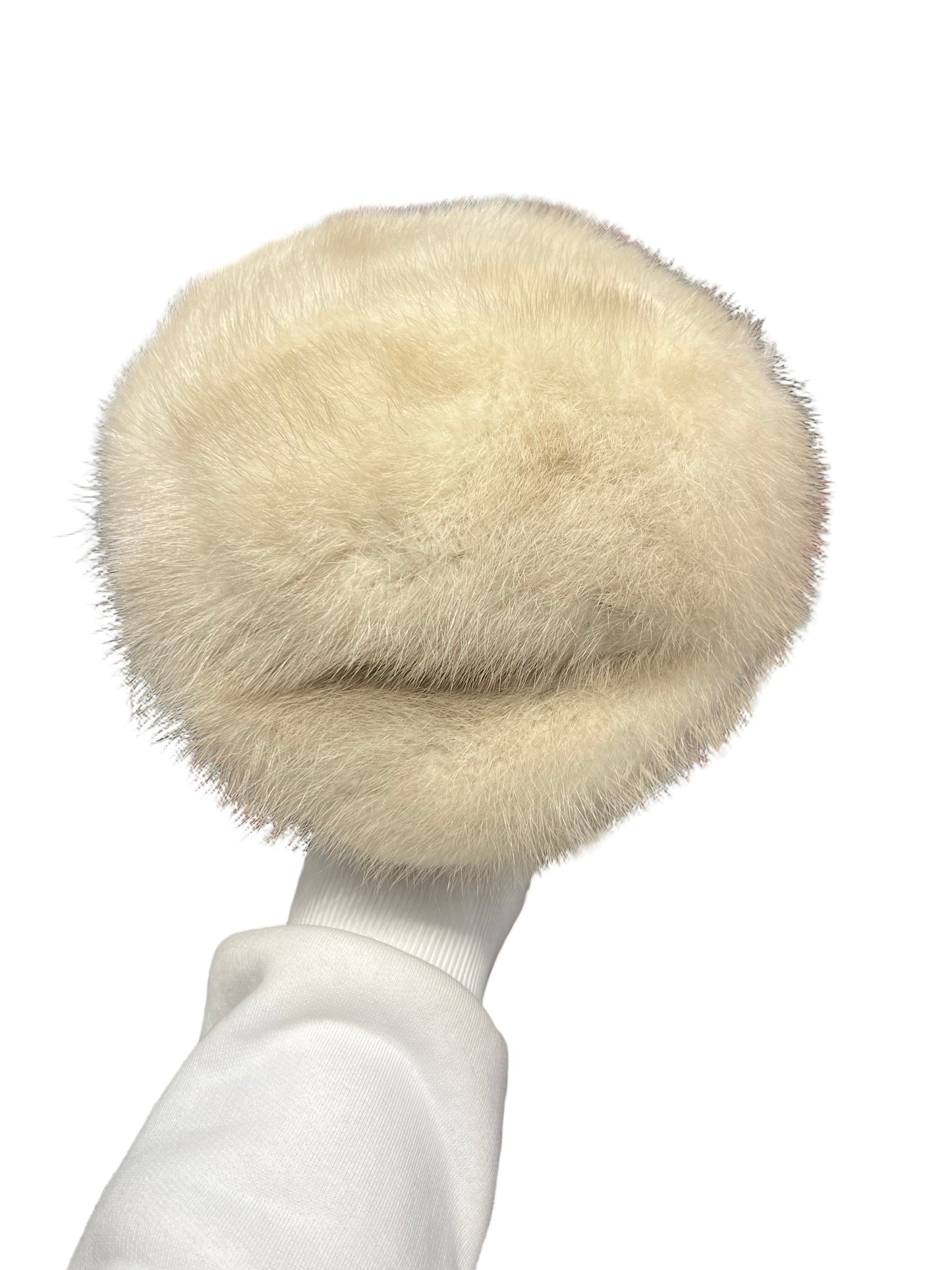 Bonnet en fourrure de vison clair