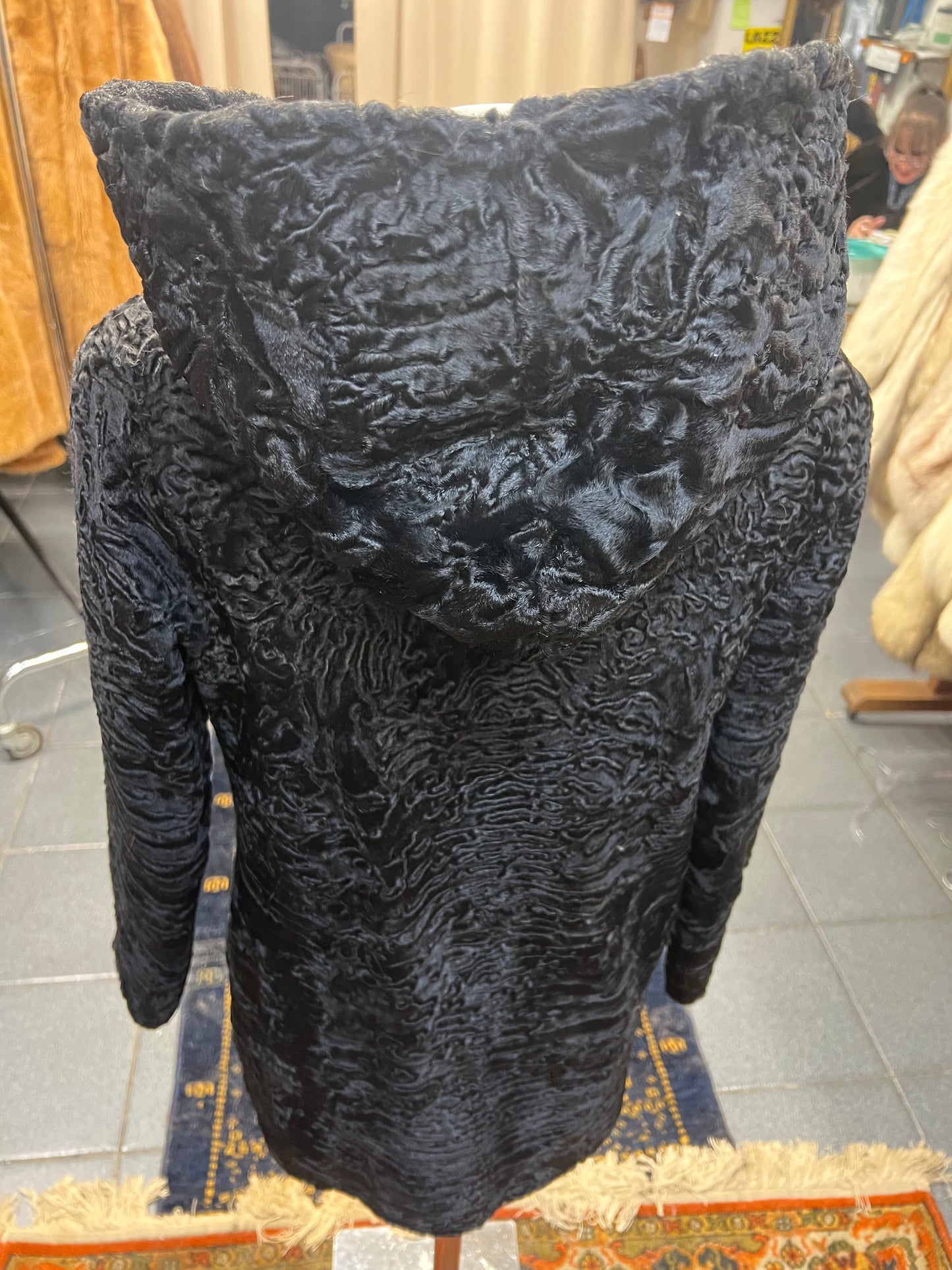 Manteau astrakan ( Persan)