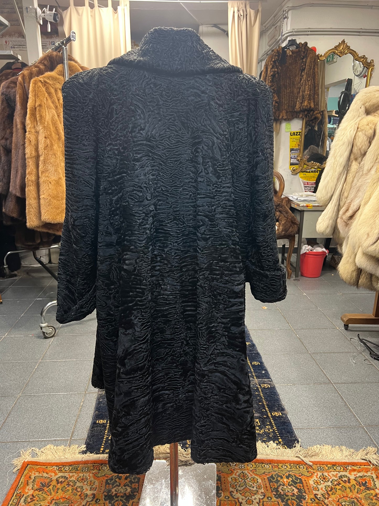 Manteau en fourrure astrakan