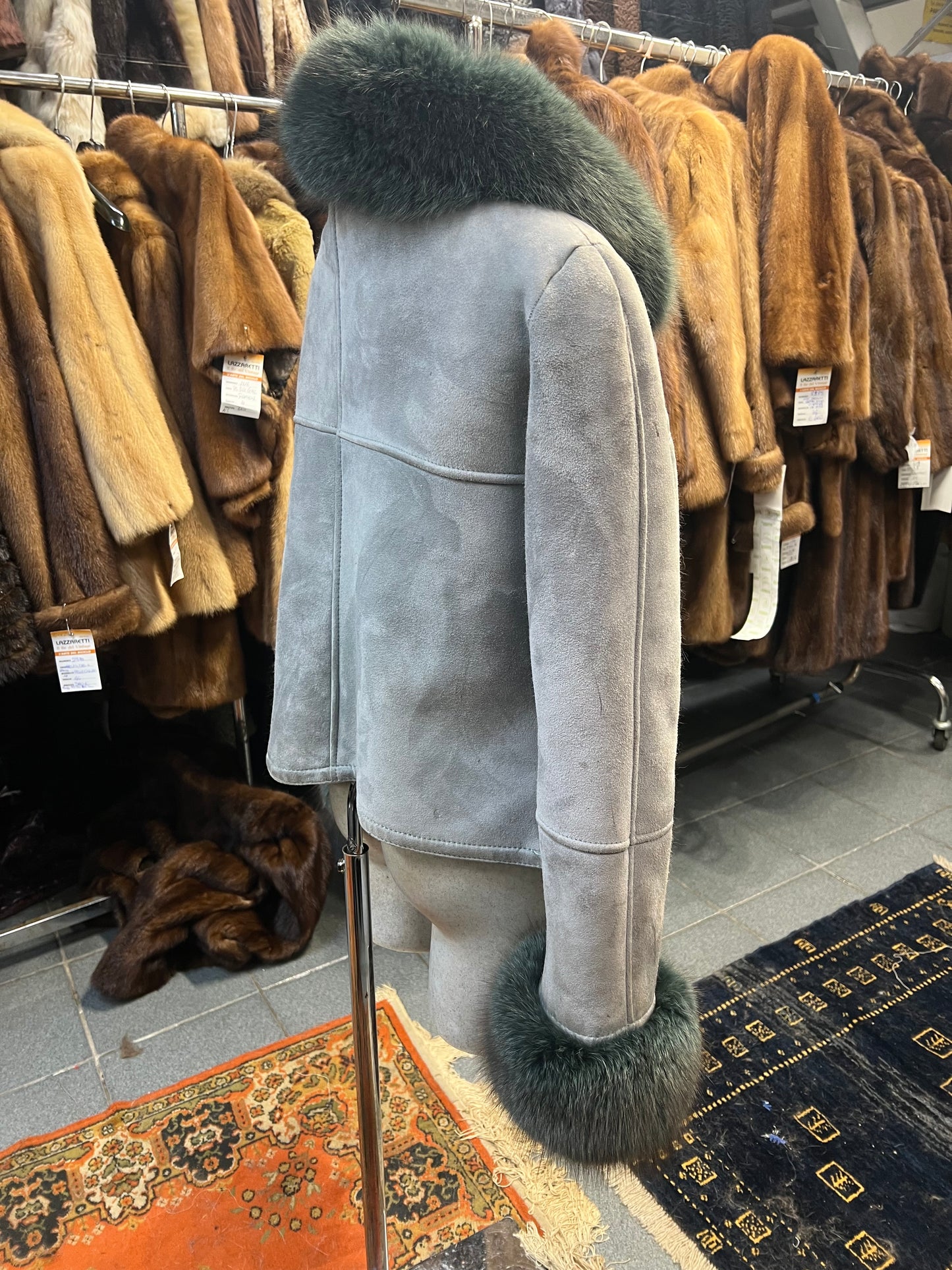 Cape du col et poignée en fourrure