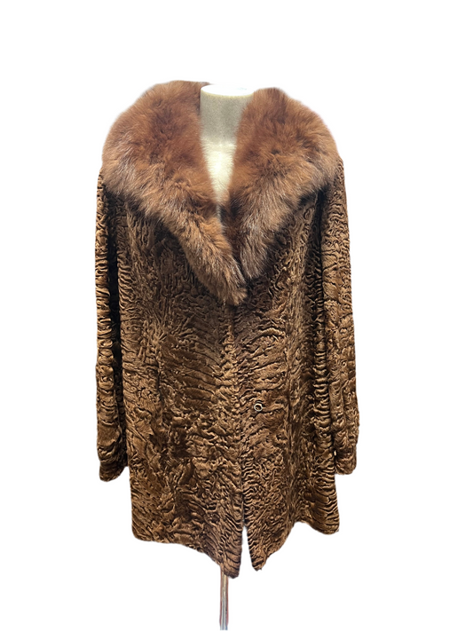 Persan du col en fourrure de vison