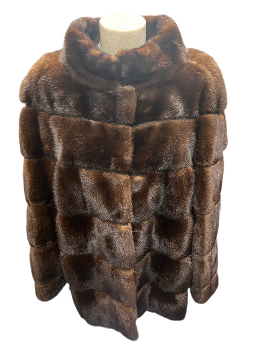 Cape en fourrure vison foncé