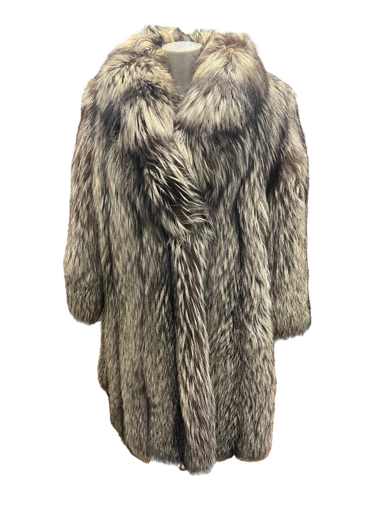 Manteau en fourrure de renard argenté