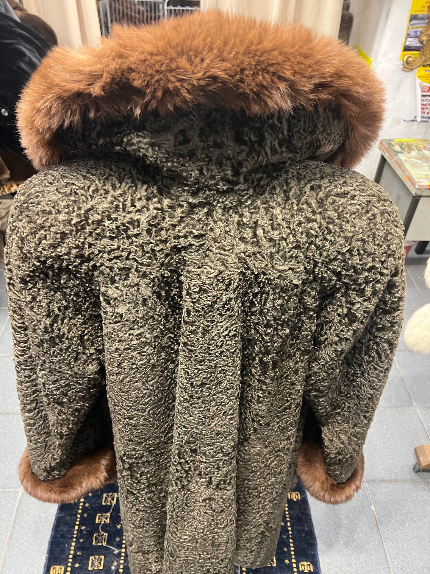 Manteau astrakan col et poignée en fourrure zibeline