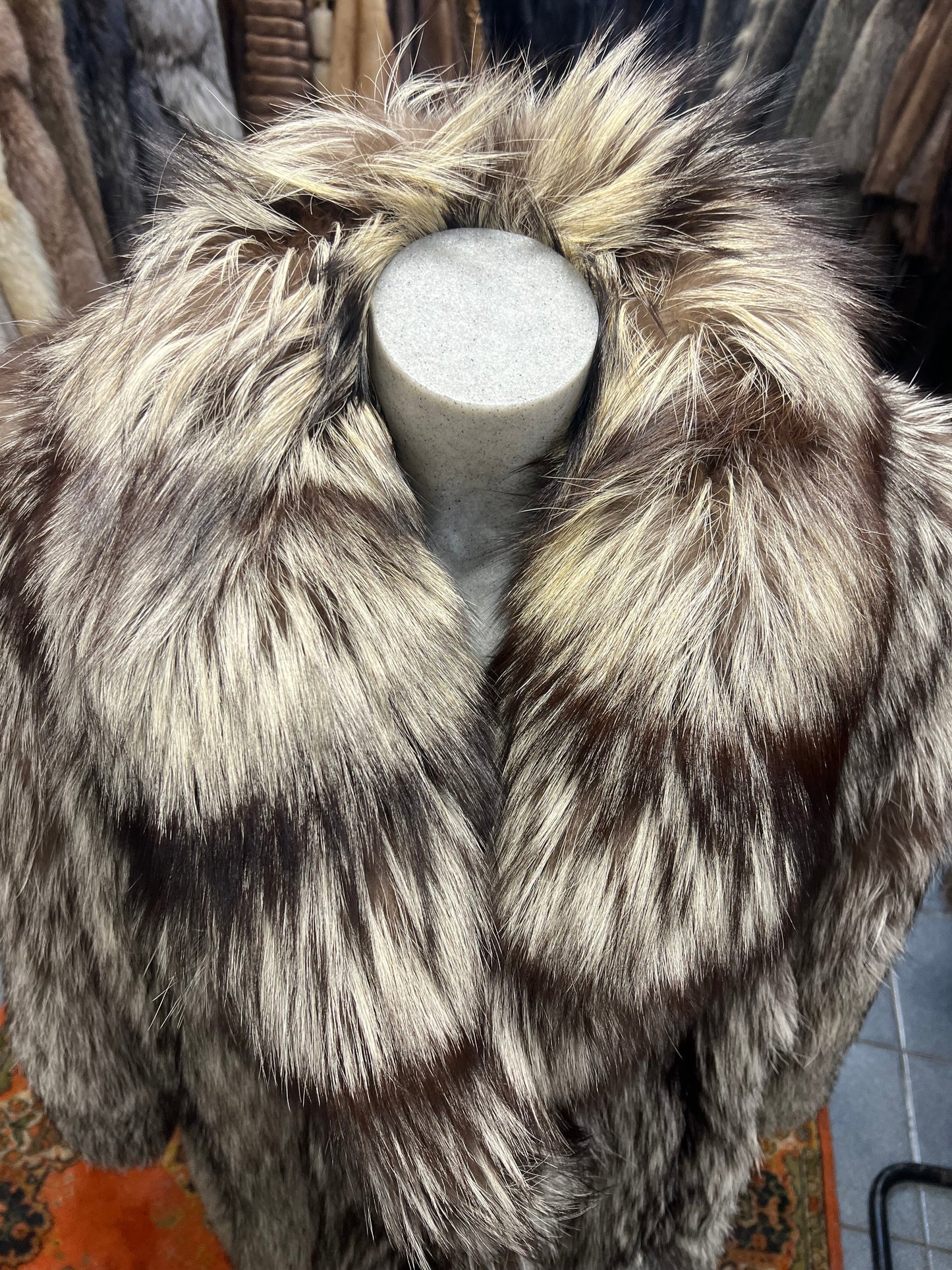 Manteau en fourrure de renard argenté