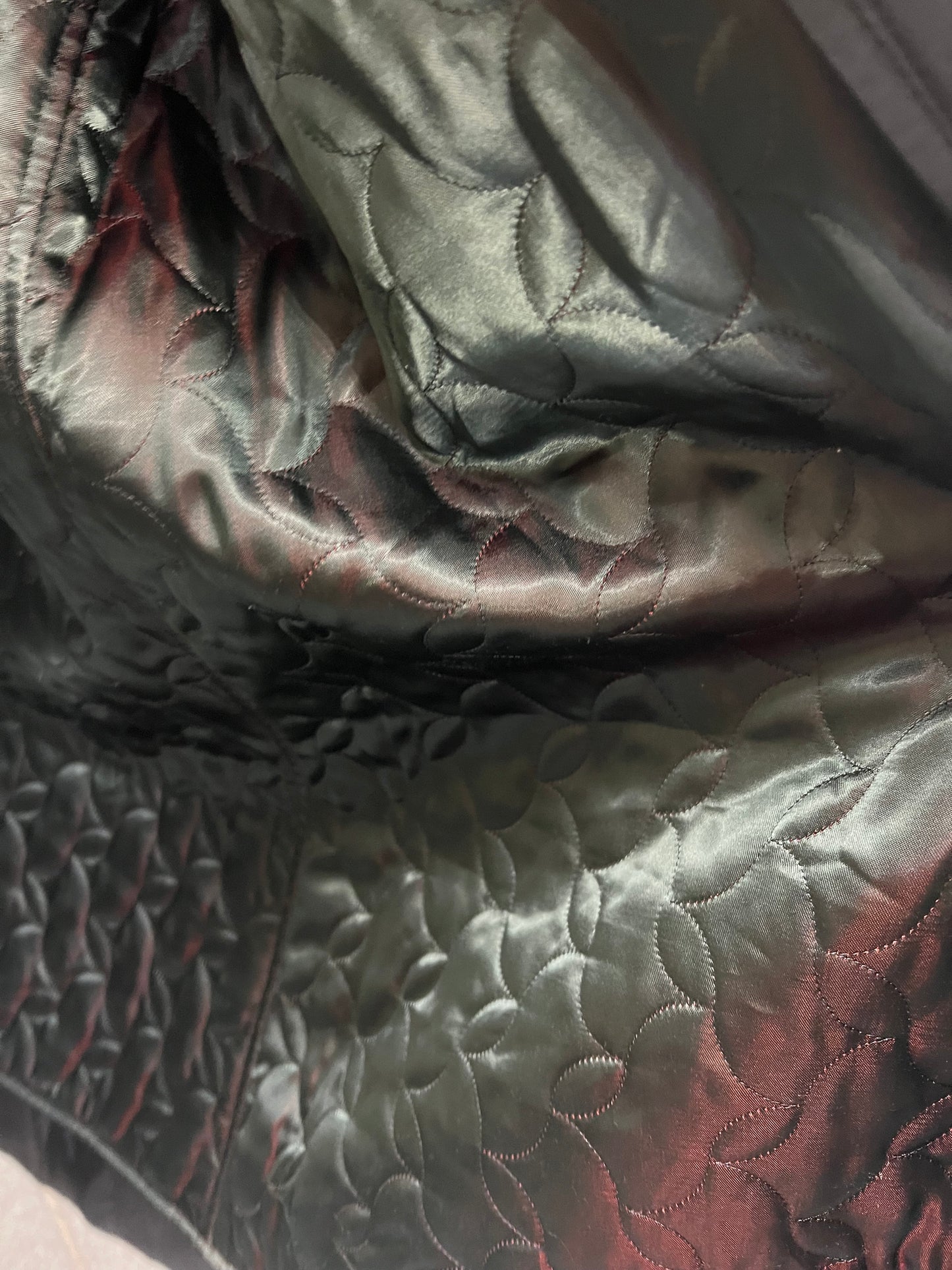 Manteau en cuir et fur sur le col et poignée