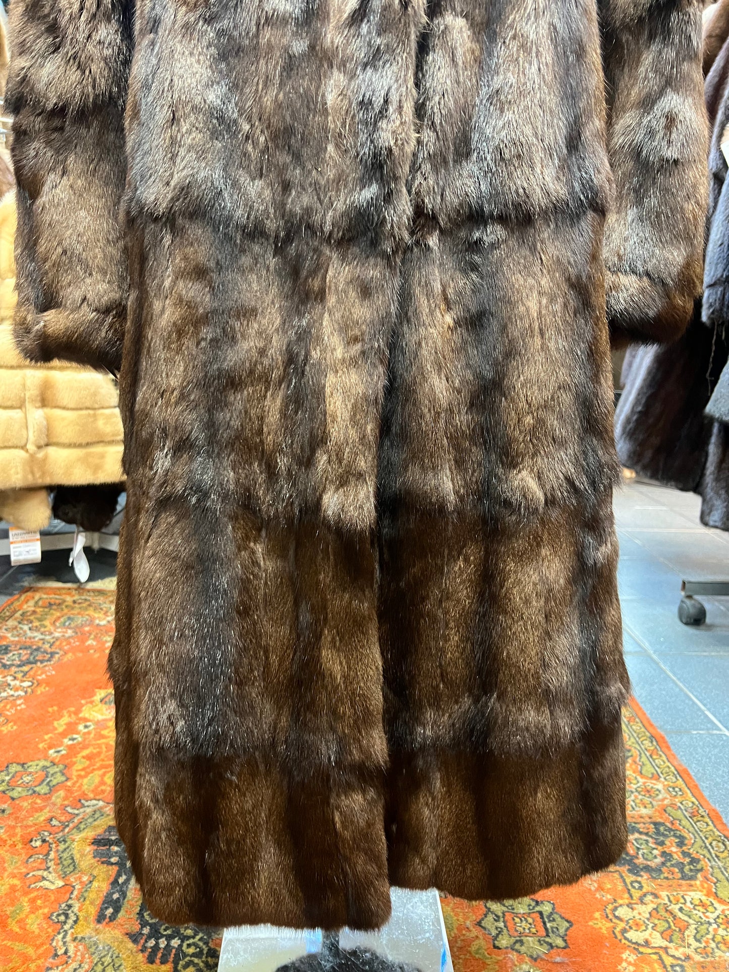 Manteau en fourrure petit-gris 2713