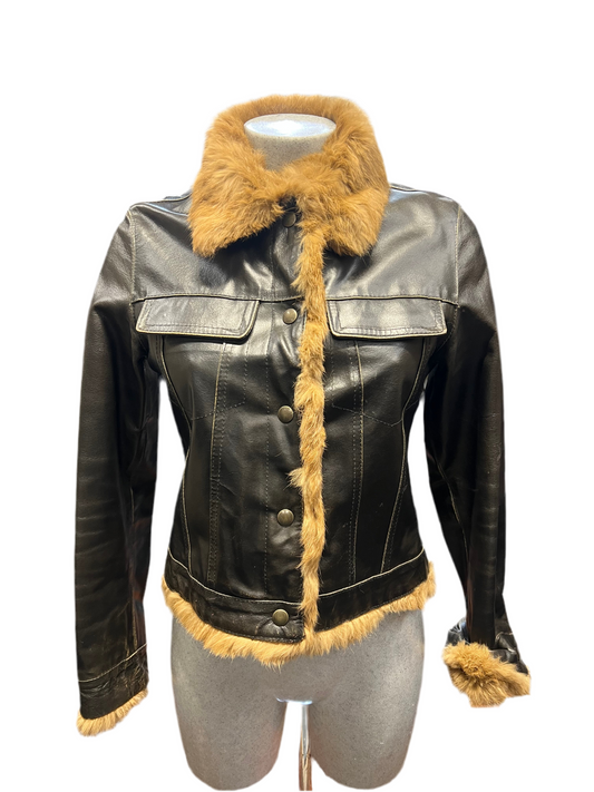 Veste Conbipel en cuir et fourrure sur le bordure