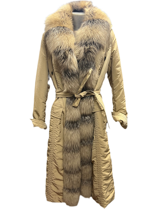 Manteau en bordure de fourrure renard