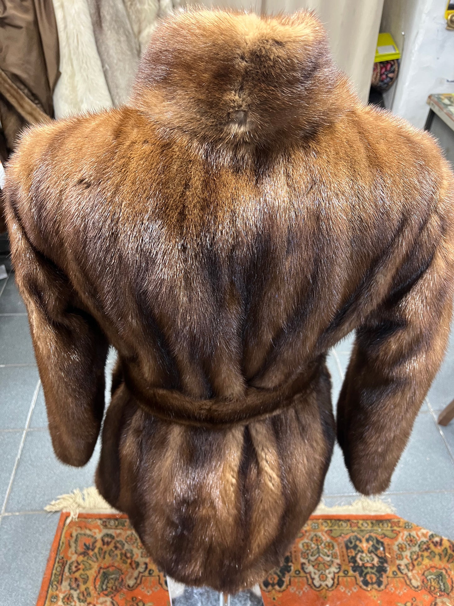 Manteau de vison avec ceinture 2708