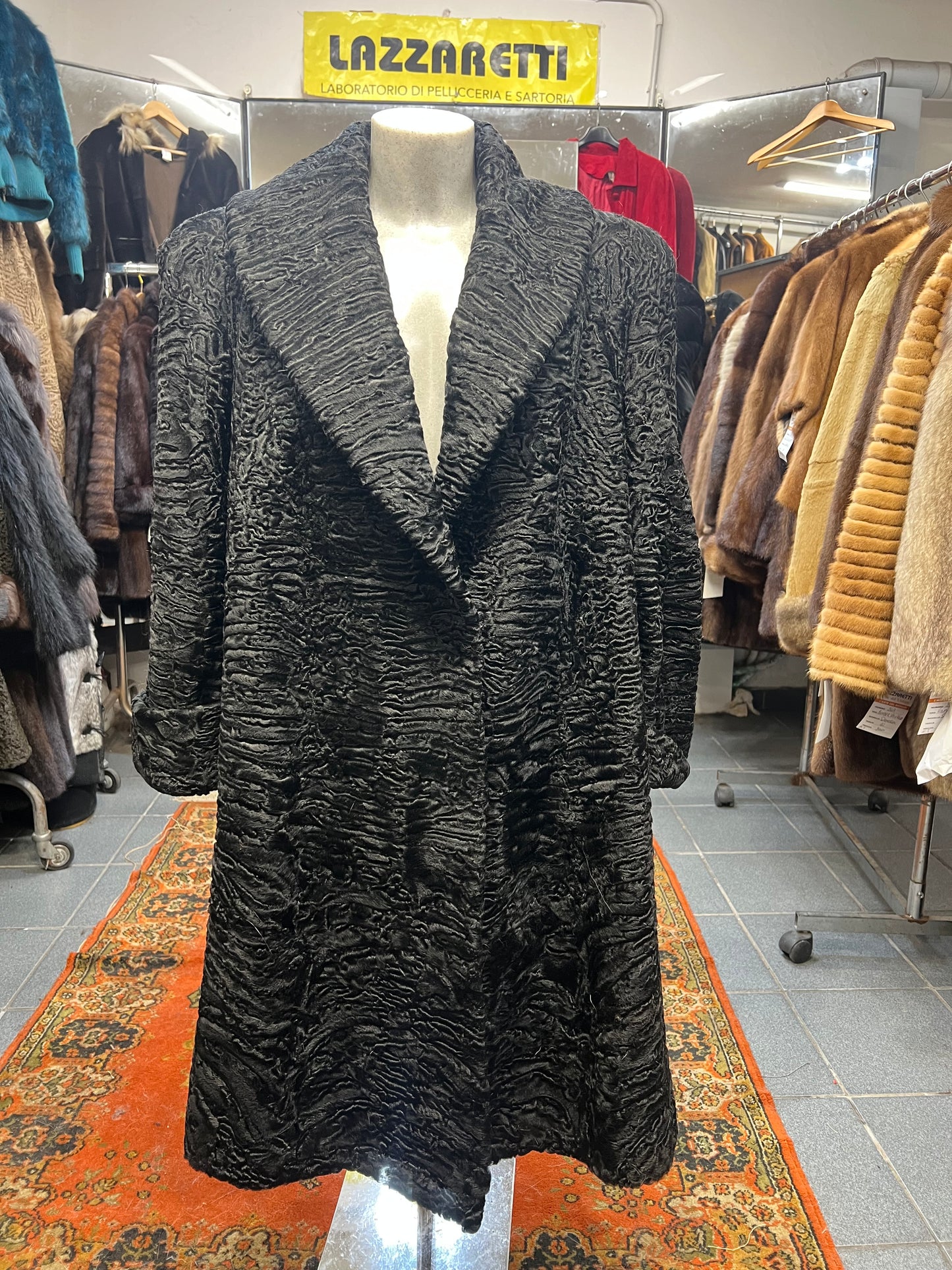 Manteau en fourrure astrakan