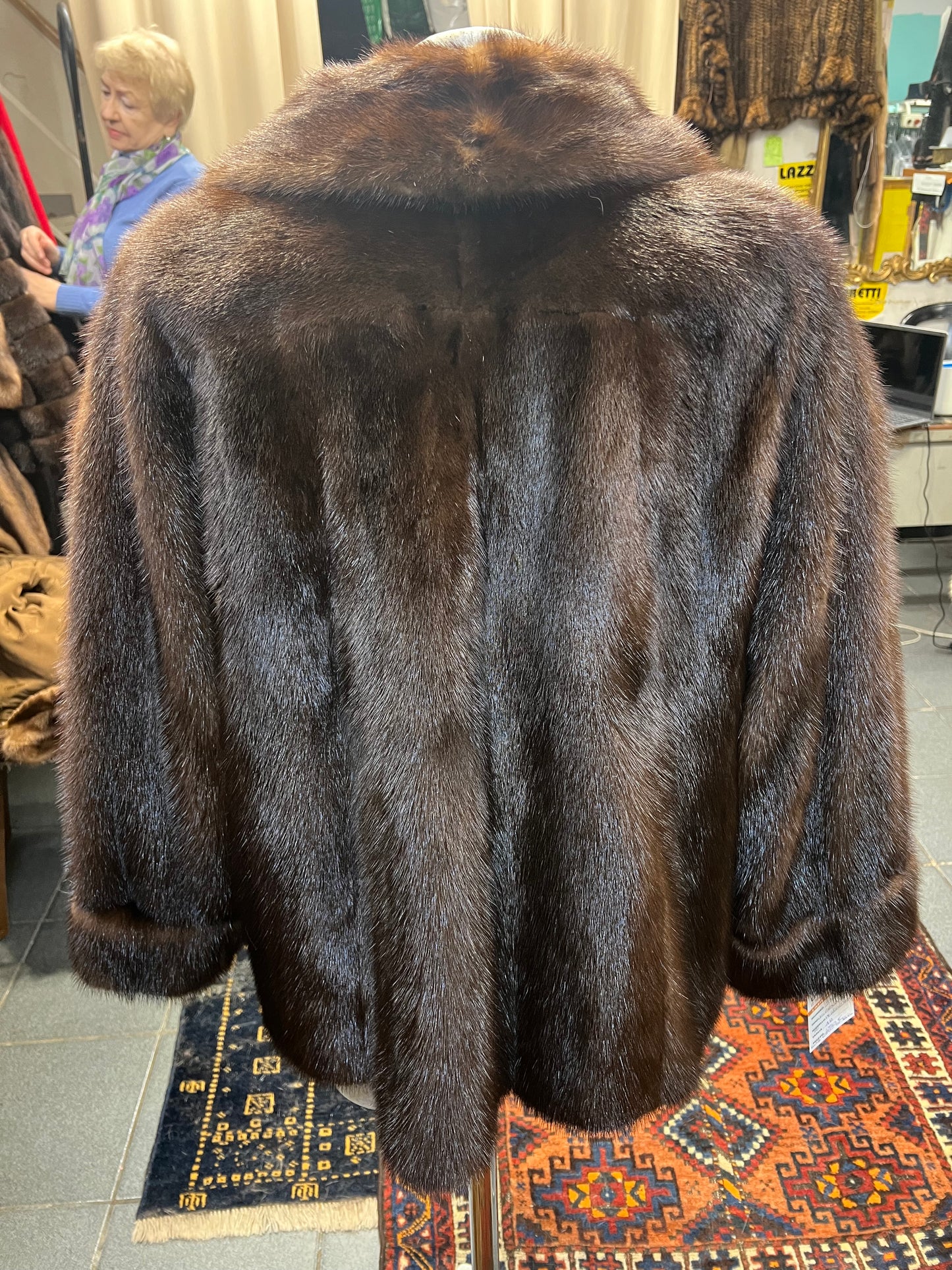 Fourrure de Vison marron foncé