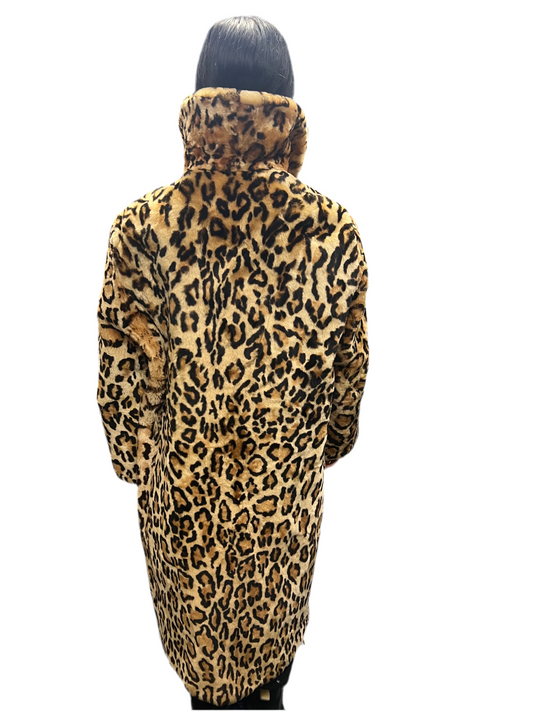 Léopard en fourrure écologique